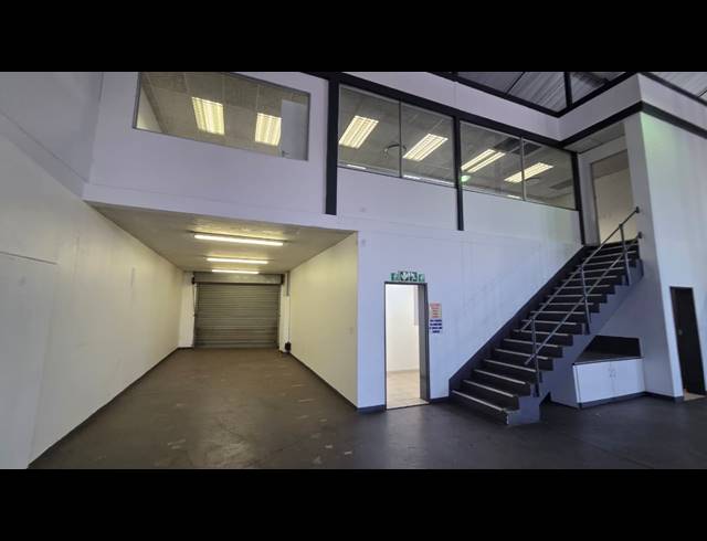 472M² WAREHOUSE TO LET IN ROUTE 21 BUSINESS PARK